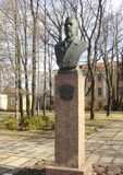 памятник Попову
